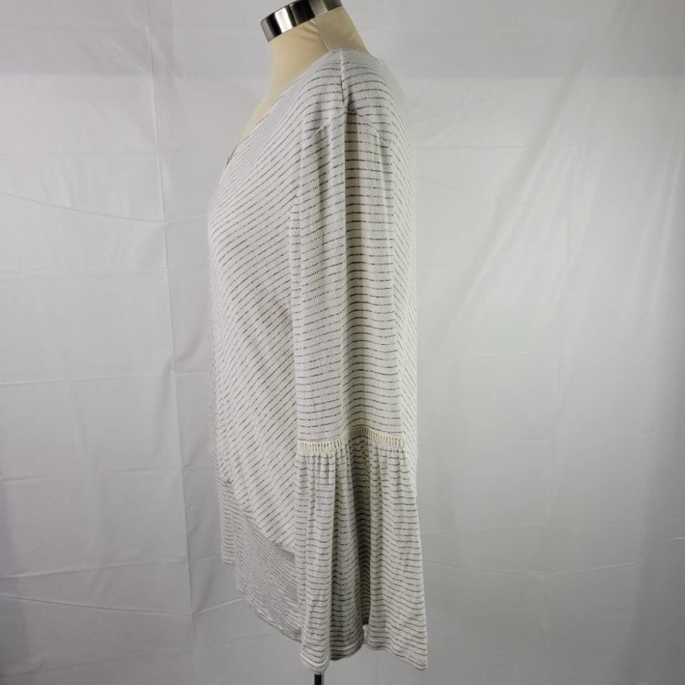 Knox Rose Cream V-Neck Top - Picture 4 of 11